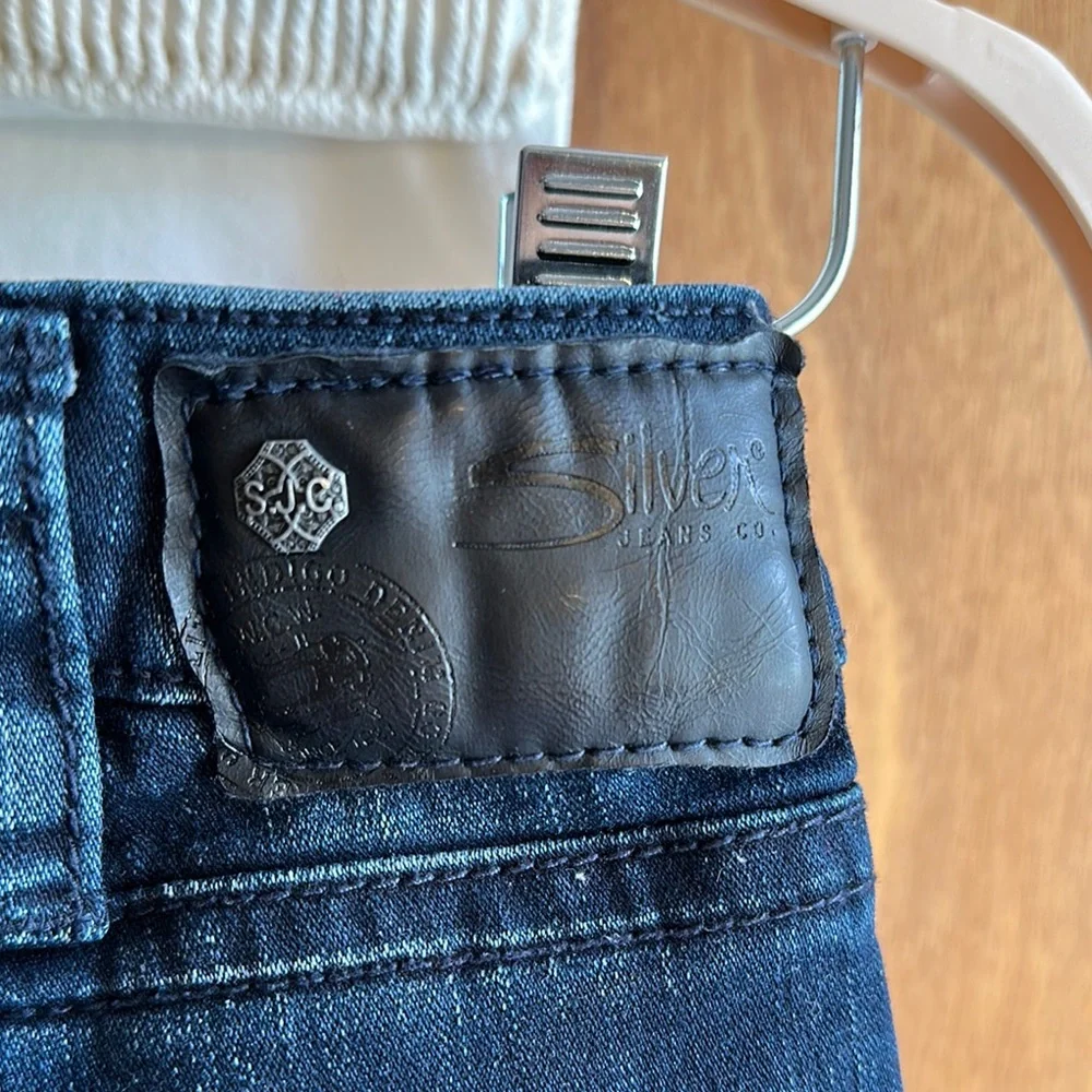 Silver Jeans Women's Cropped Distressed Jeans - Blue - Picture 6 of 8